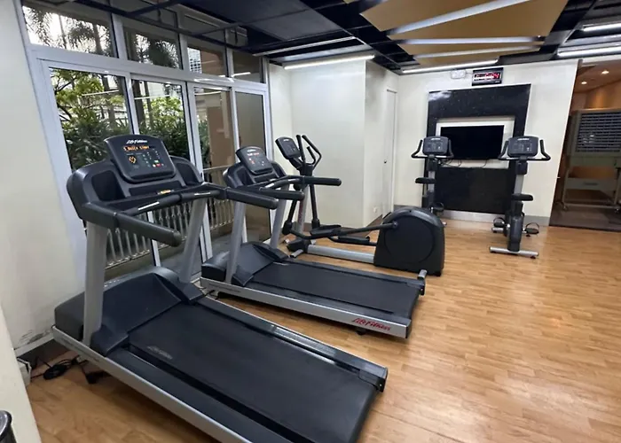 Apartment Venice Luxe Homey , Pool, Sauna, Canal Mall For 3 Guests Only Manila