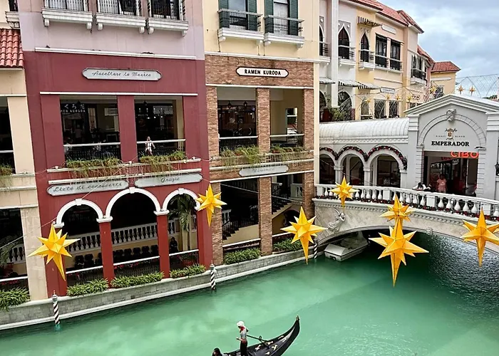 Apartment Venice Luxe Homey , Pool, Sauna, Canal Mall For 3 Guests Only