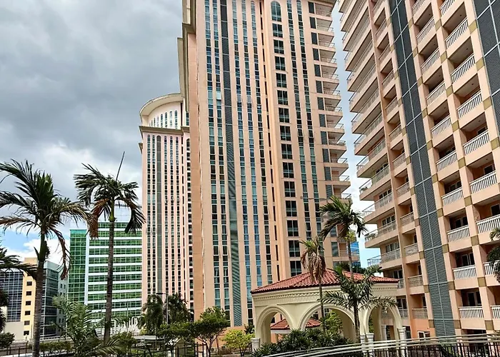 Apartment Venice Luxe Homey , Pool, Sauna, Canal Mall For 3 Guests Only