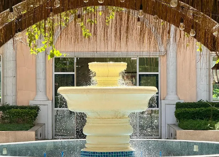 Apartment Venice Luxe Homey , Pool, Sauna, Canal Mall For 3 Guests Only