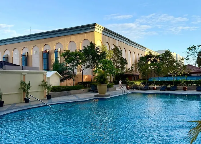 Apartment Venice Luxe Homey , Pool, Sauna, Canal Mall For 3 Guests Only Manila