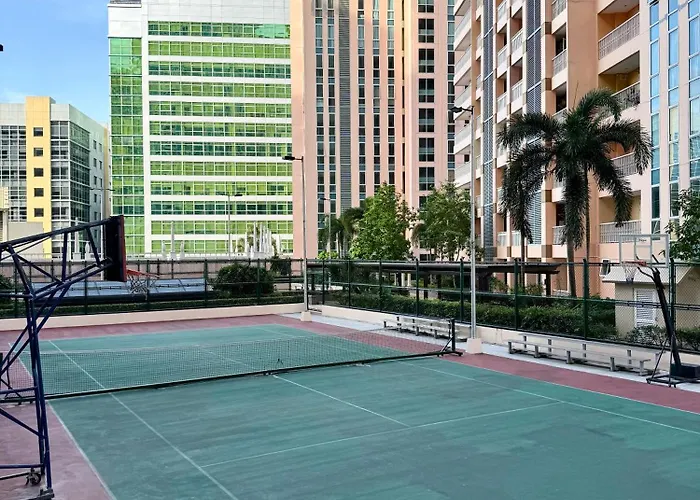 Venice Luxe Homey , Pool, Sauna, Canal Mall For 3 Guests Only Manila
