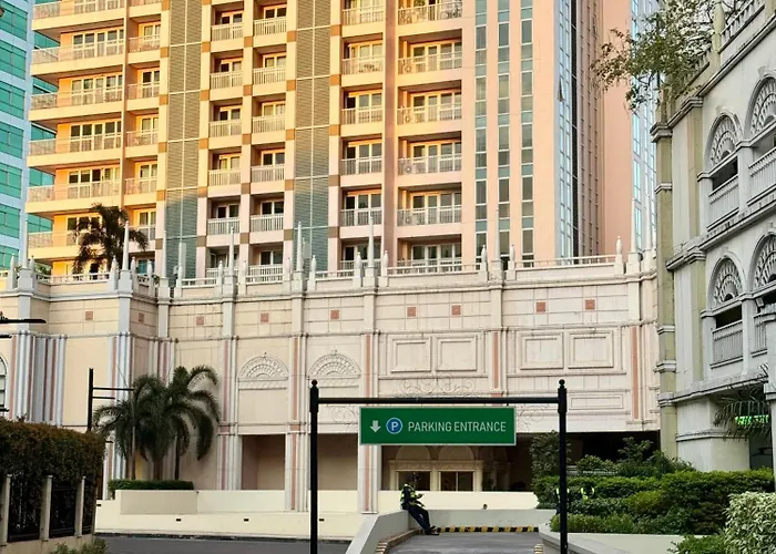 Apartment Venice Luxe Homey , Pool, Sauna, Canal Mall For 3 Guests Only Manila