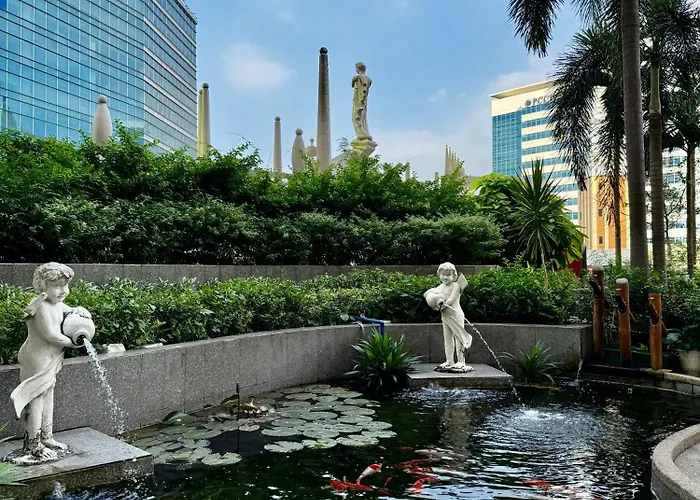 Venice Luxe Homey , Pool, Sauna, Canal Mall For 3 Guests Only