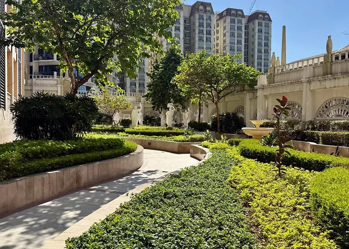 Apartment Venice Luxe Homey , Pool, Sauna, Canal Mall For 3 Guests Only